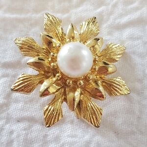 Gold-tone Vintage Inspired Heirloom Floral Pearl Center Brooch Pin